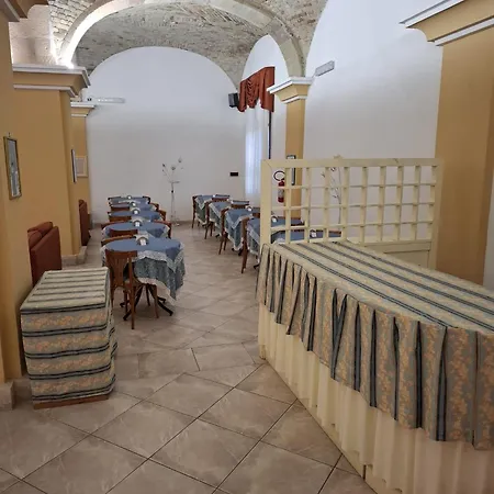 4 Mori فندق كالياري