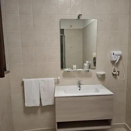 4 Mori فندق كالياري