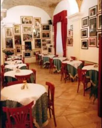 4 Mori فندق كالياري