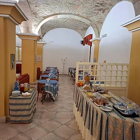4 Mori Hotel
